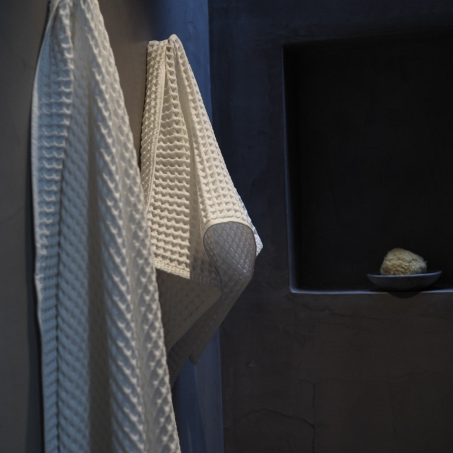 Waffle Q Bath Towel | White